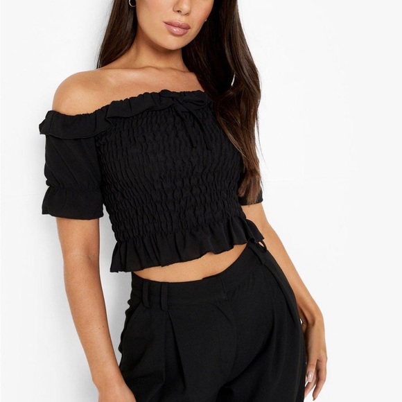 Boohoo Shirred Peplum Top - Picture 2 of 5